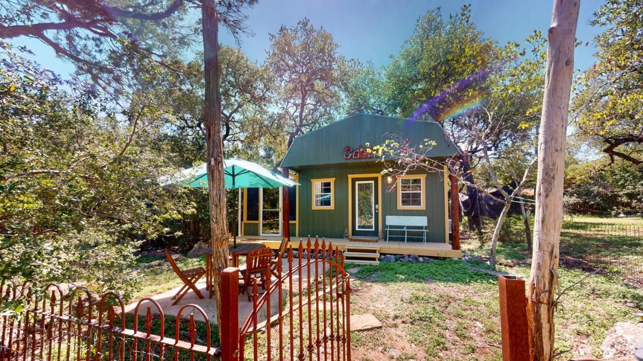 אוסטין Cabin-Style Book House & Writing Barn חדר תמונה